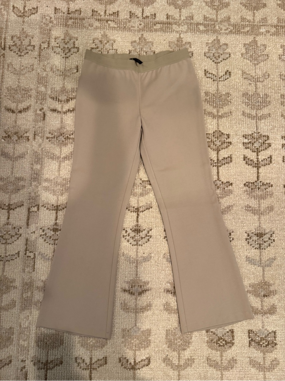 BCBG Maxazria Neutral Flare Pants in Light Taupe Stretch Large EUC